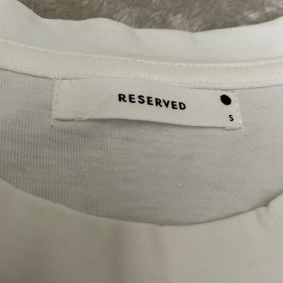 NEVER WORN! White stretchy cotton T-shirt from RESERVED - Picture 4 of 5